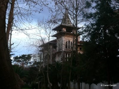 Cemil Topuzlu Köşkü