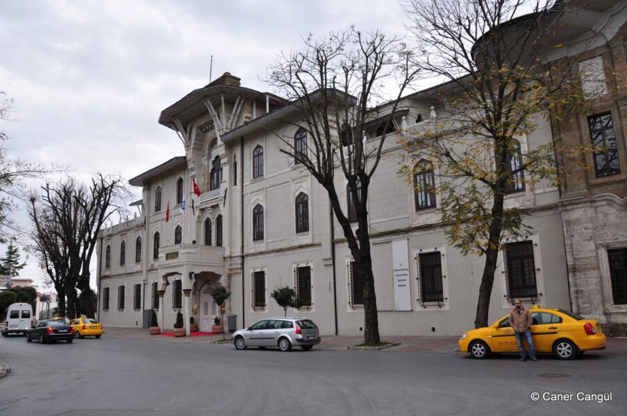 Ticaret Mektebi Binası
