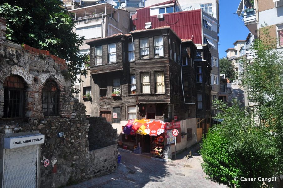 Beytül Malcı Sokak ve Hacı İzzet Paşa Sokak Kesişimi