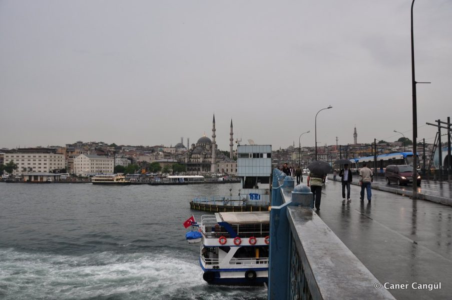 Galata Köprüsü Üstünde